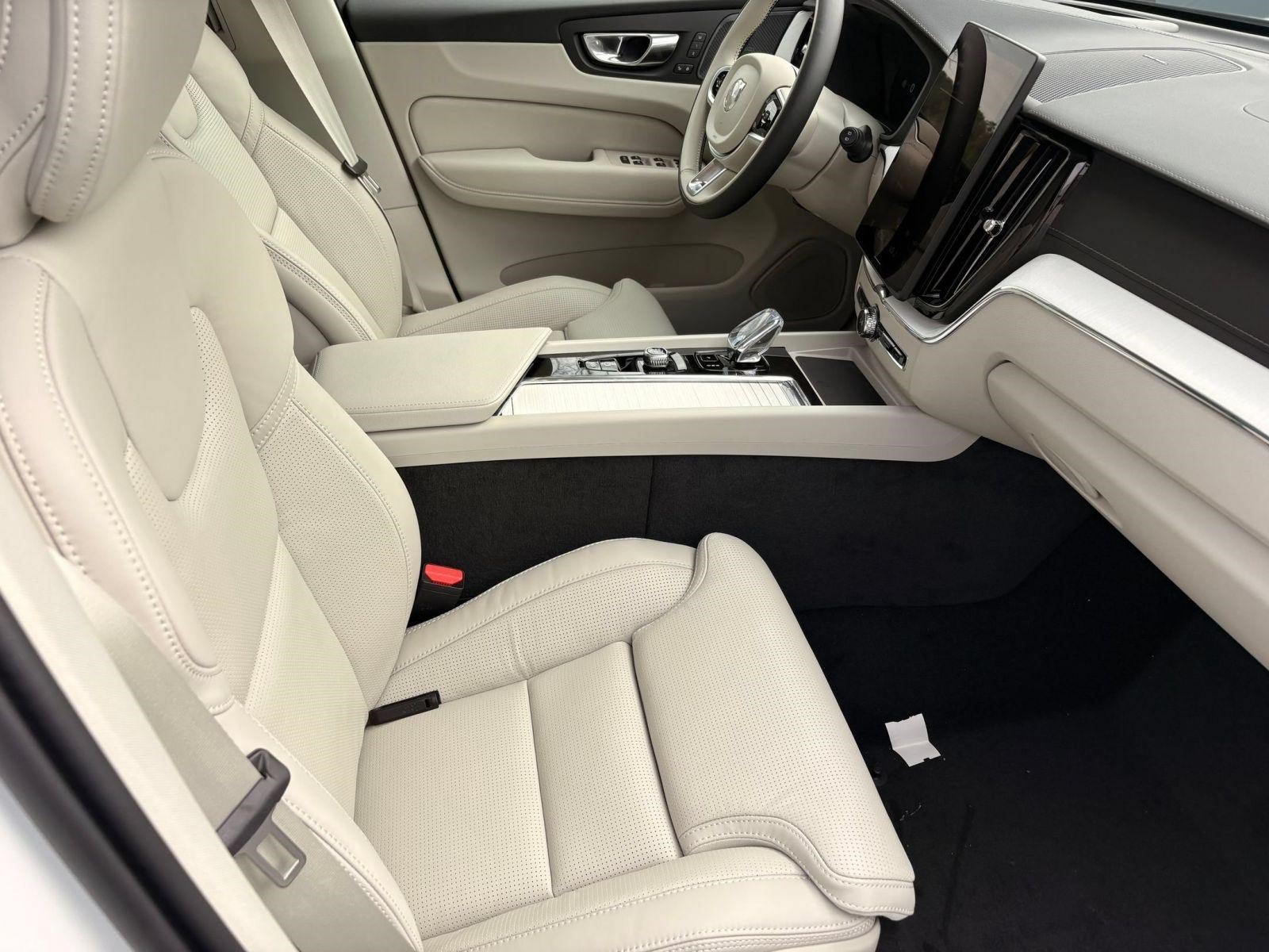 Certified 2026 Volvo XC60 B5 Ultra w/ Climate Package AWD/4WD image 27