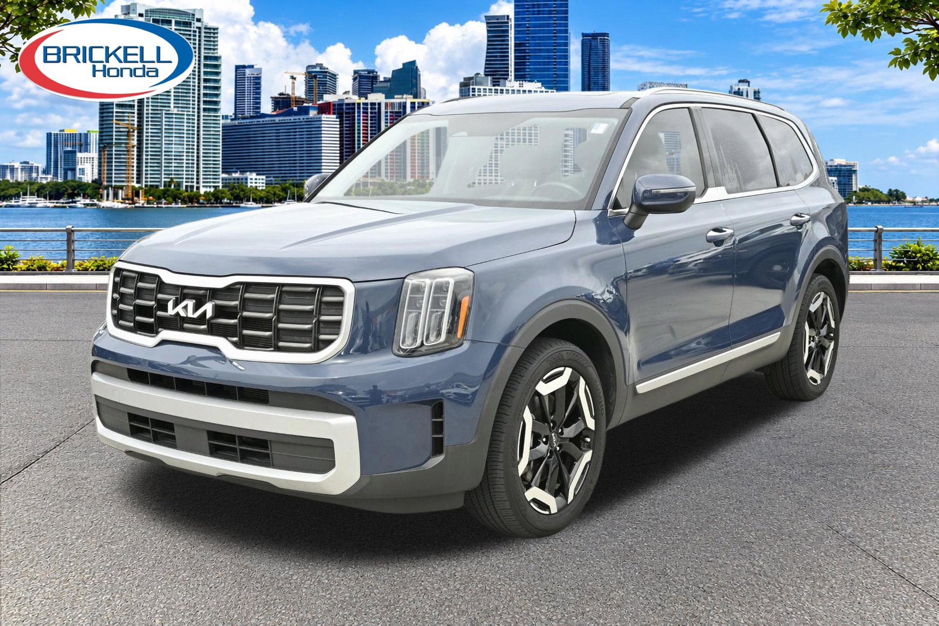 Used 2023 Kia Telluride S w/ S Sunroof Package FWD image 2