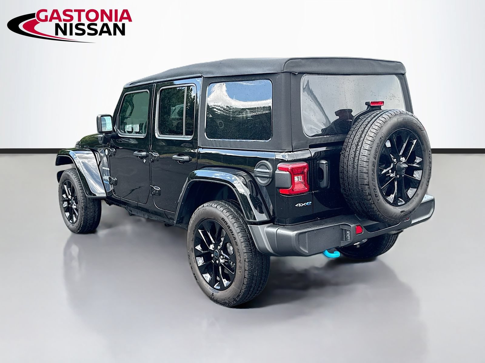 Used 2024 Jeep Wrangler Unlimited Sahara AWD/4WD image 6