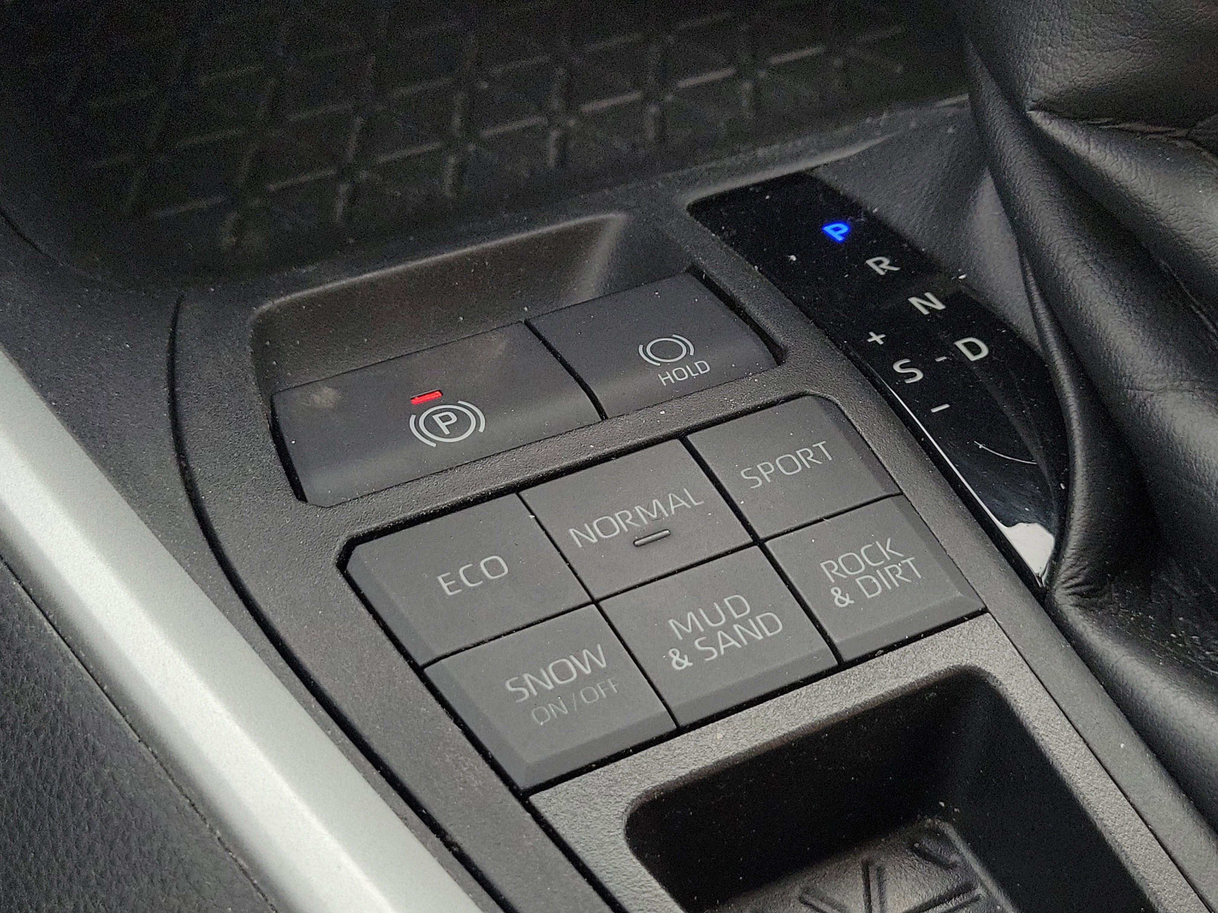 Used 2021 Toyota RAV4 XLE w/ Convenience Package image 35