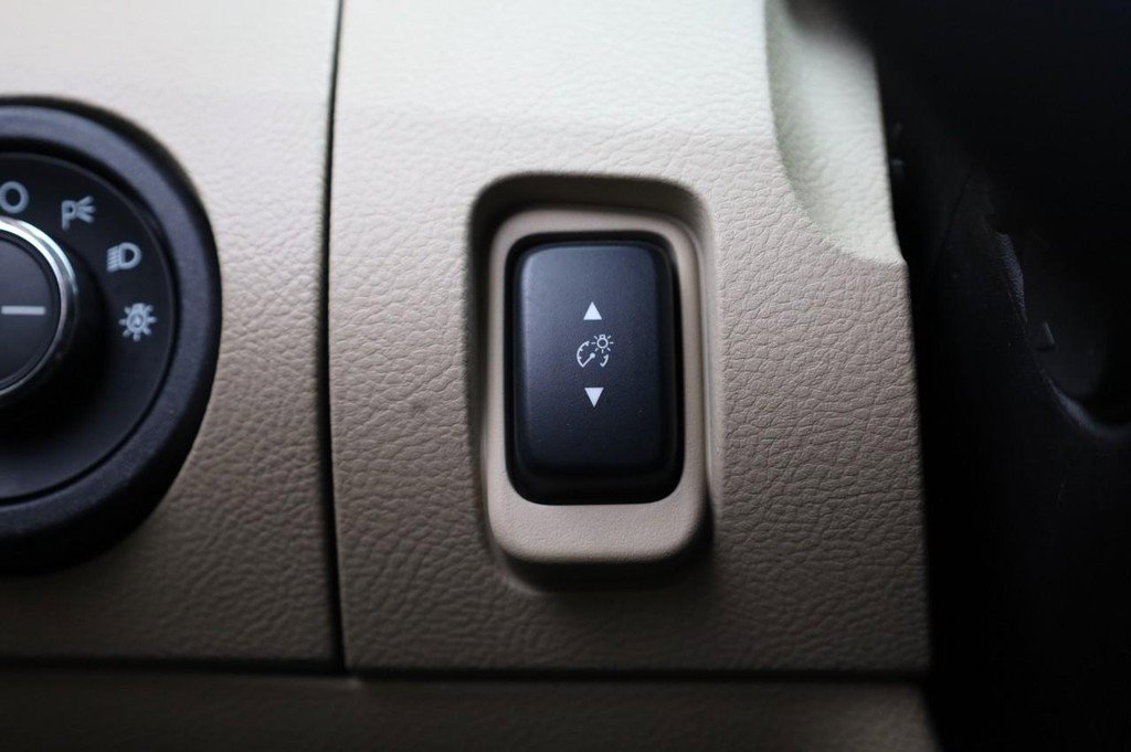 Used 2014 Ford Taurus Limited w/ Equipment Group 301A image 19