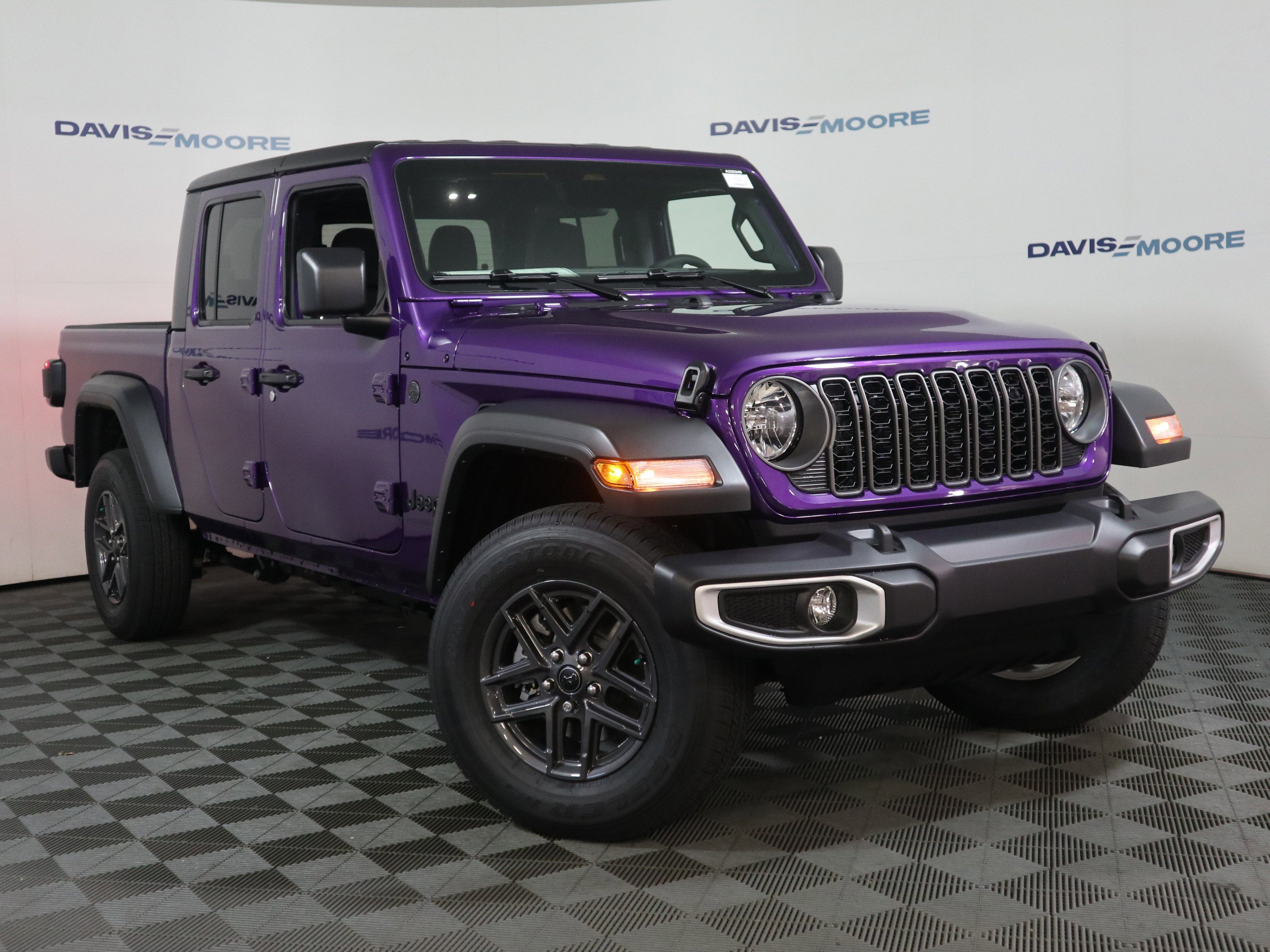 New 2026 Jeep Gladiator Sport AWD/4WD image 2