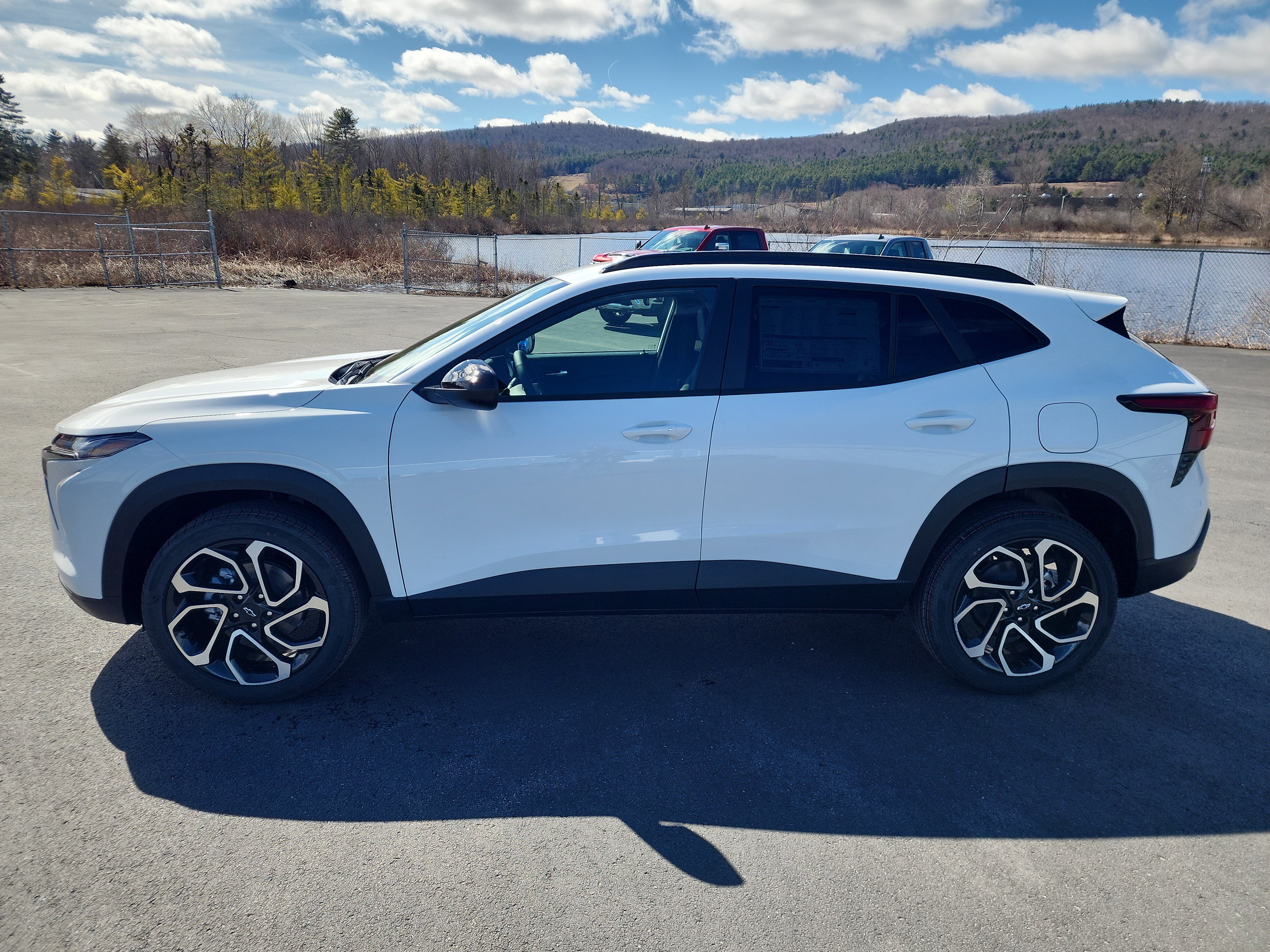 New 2026 Chevrolet Trax RS FWD image 5