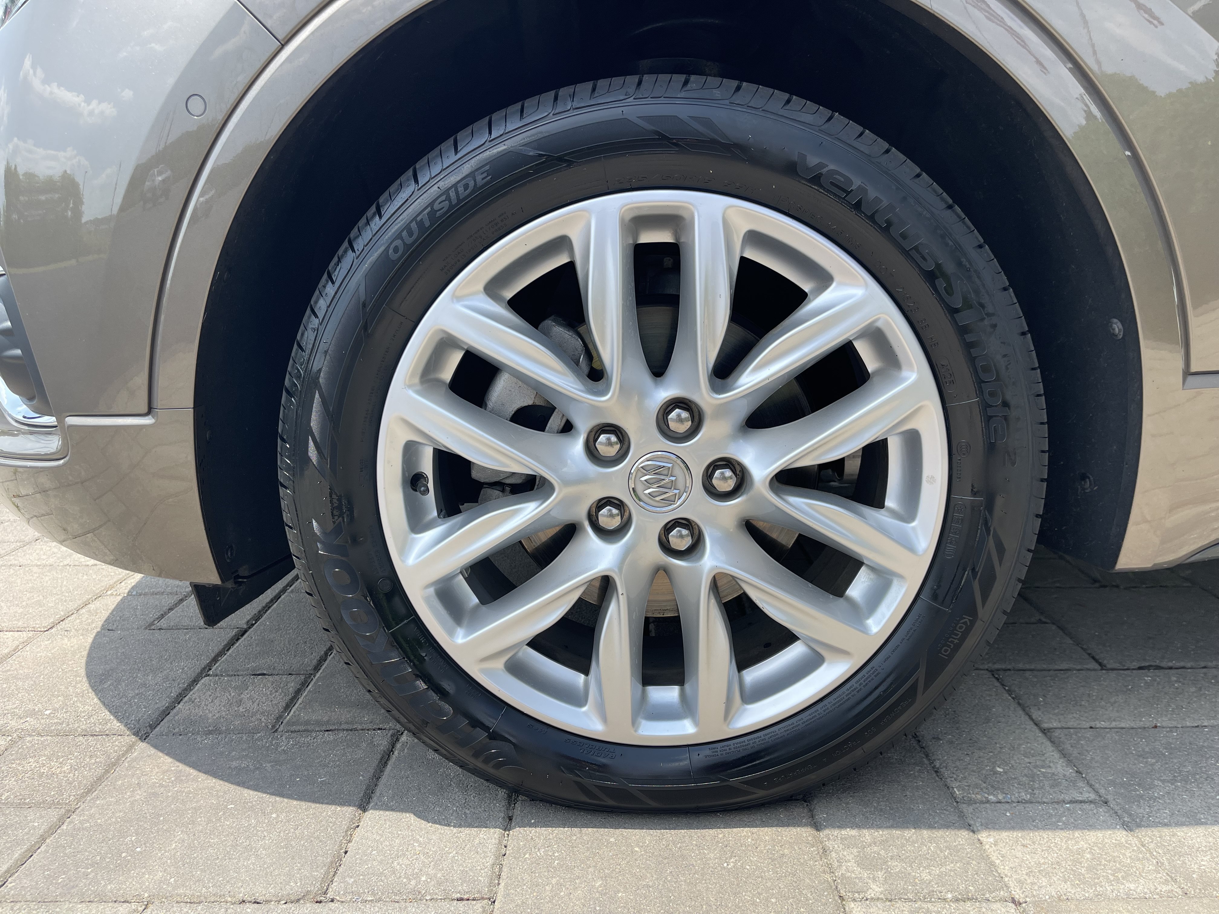Used 2019 Buick Envision Premium w/ Driver Confidence Package AWD/4WD image 4