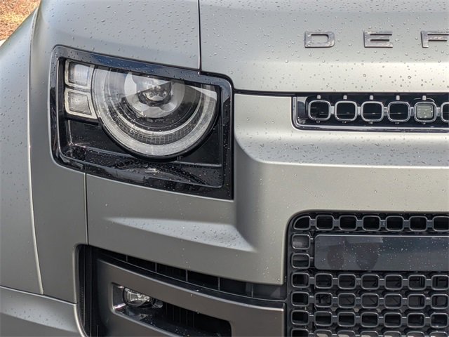New 2025 Land Rover Defender 110 image 9