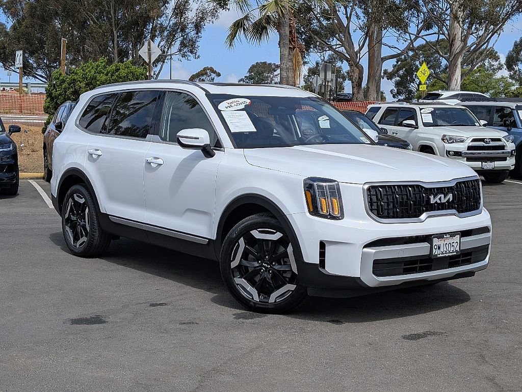 Used 2024 Kia Telluride EX image 4