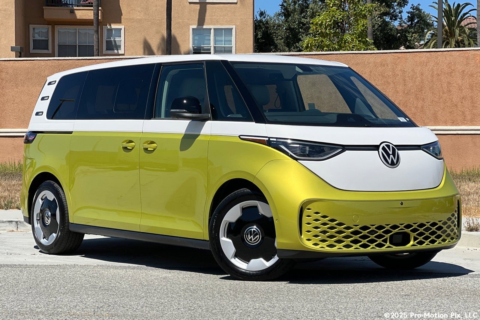 New 2025 Volkswagen ID. Buzz Pro S Plus image 1