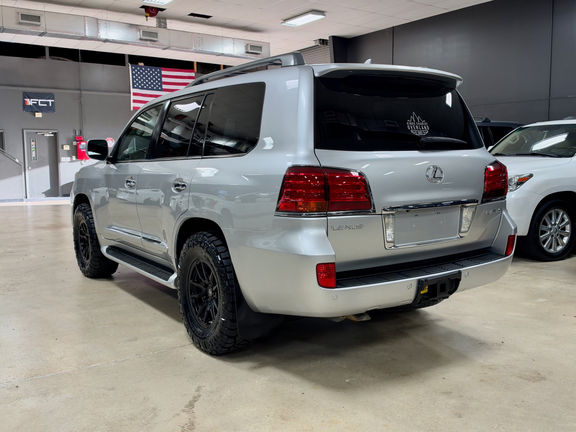 Used 2010 Lexus LX 570 4WD image 6