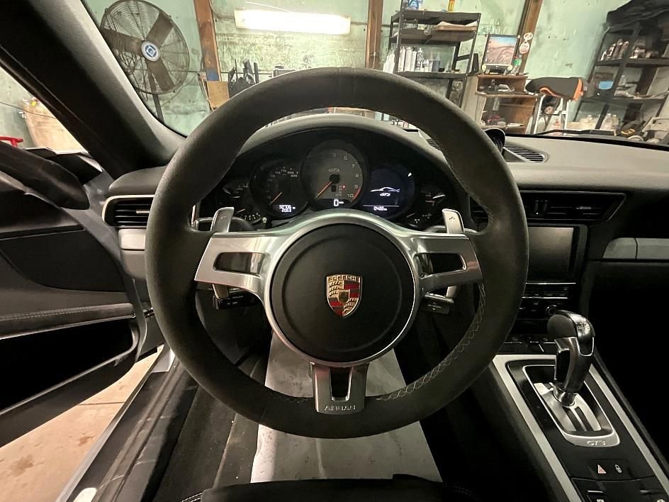 Used 2015 Porsche 911 GT3 RWD image 29