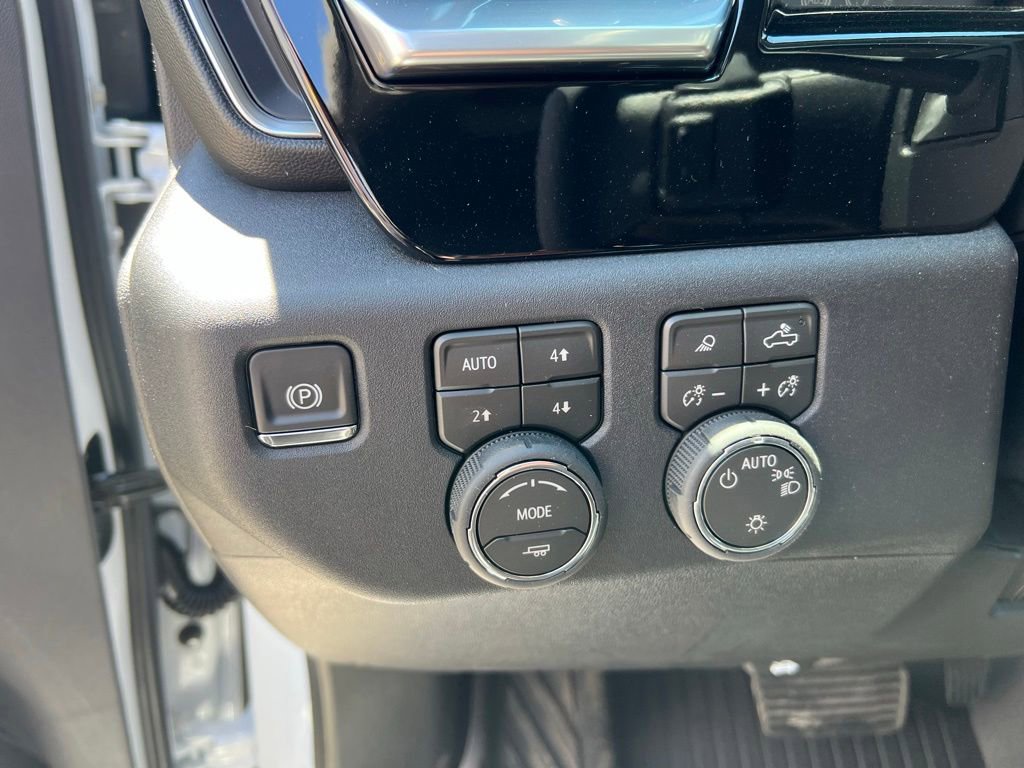 New 2026 Chevrolet Silverado 1500 LT w/ Z71 Off-Road Package AWD/4WD image 11