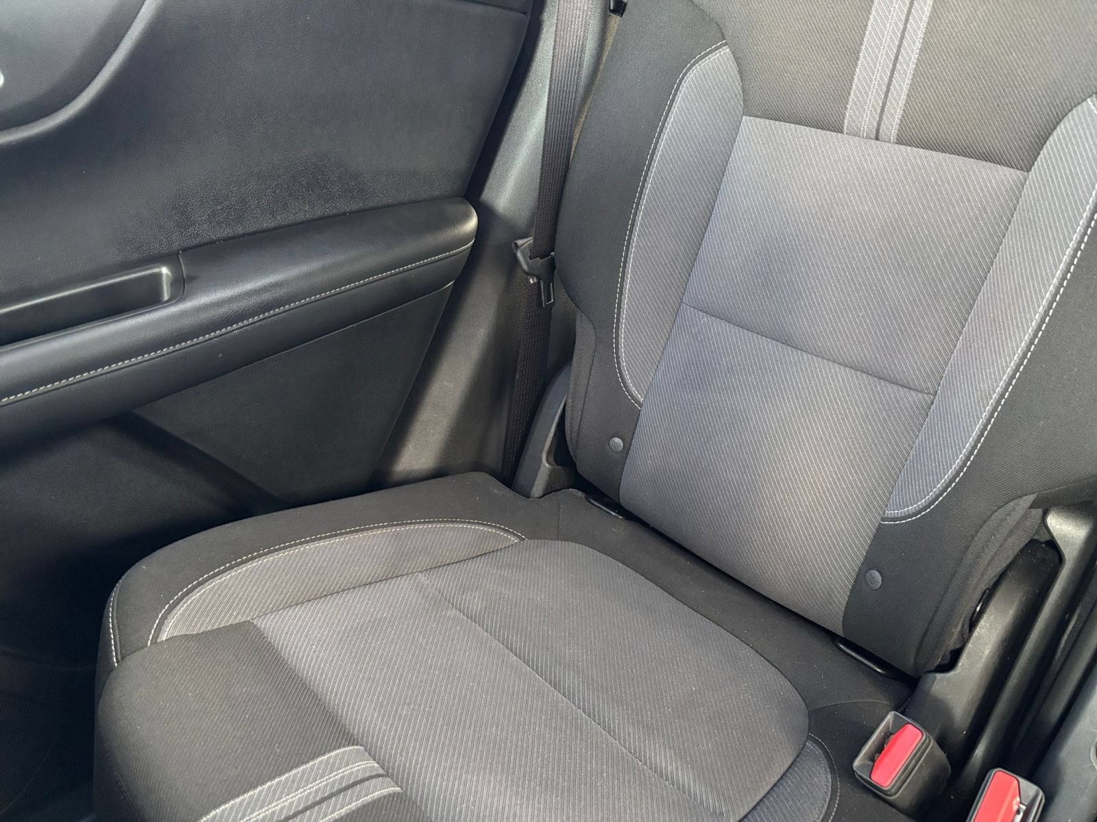Used 2025 Chevrolet Blazer LT FWD image 39