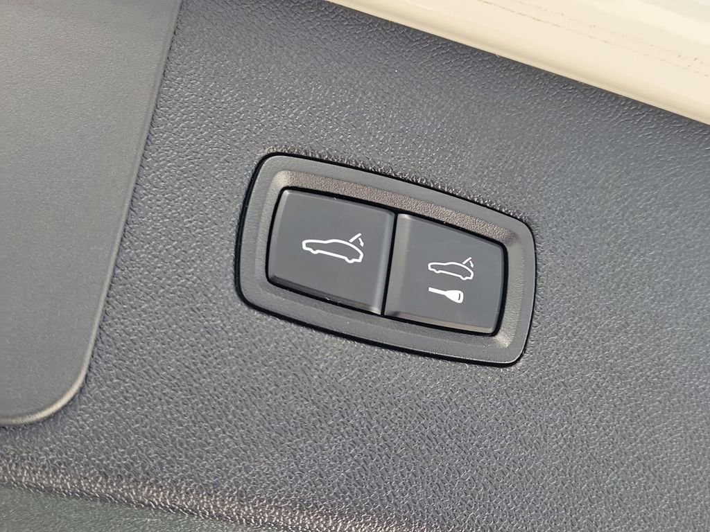 Certified 2022 Porsche Cayenne GTS image 18