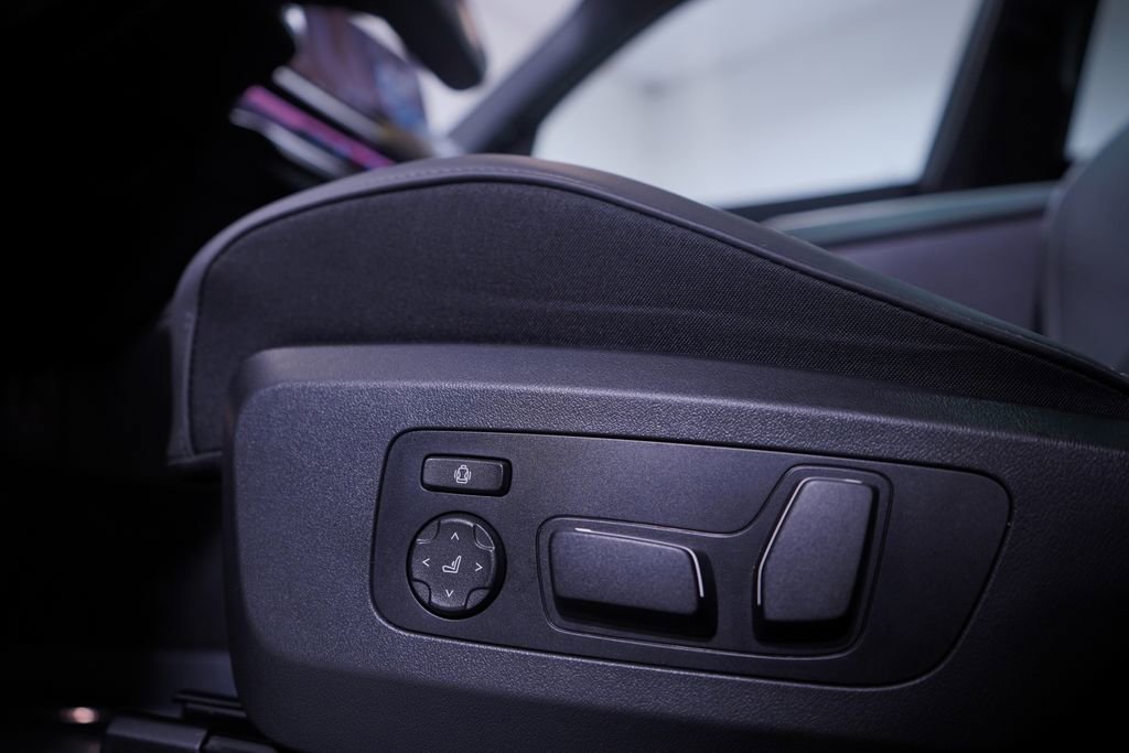 Used 2025 BMW X3 xDrive30i w/ M Sport Package image 17