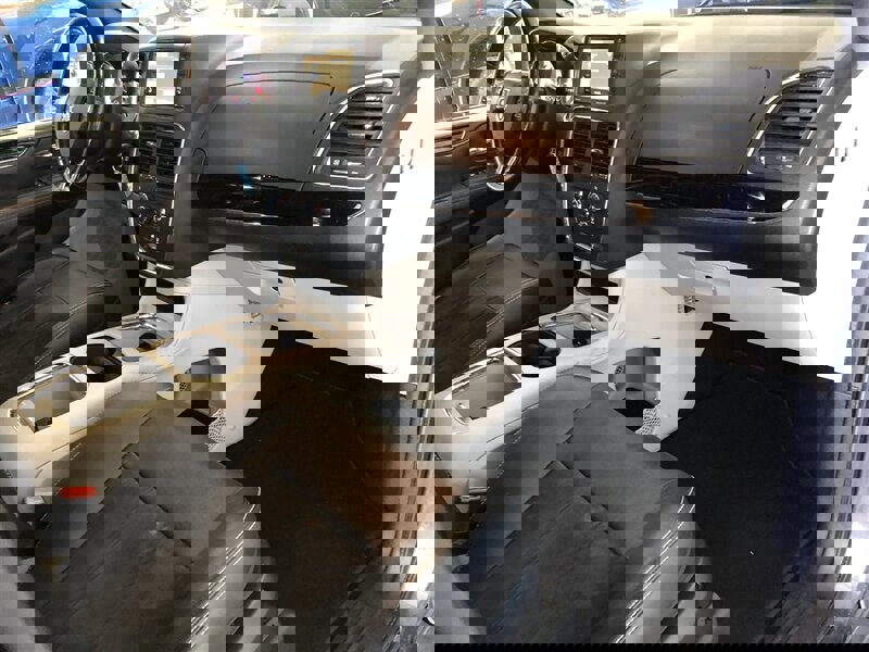 Used 2019 Dodge Grand Caravan SXT w/ Rear Park Assist Package image 20