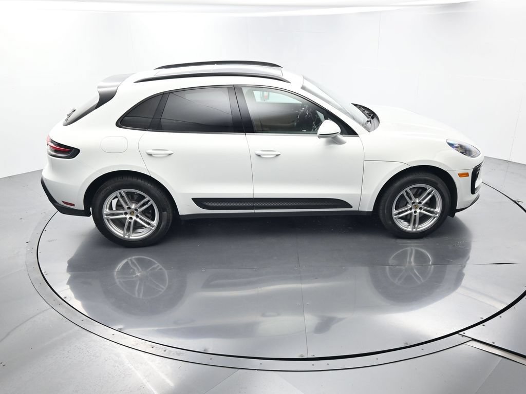 Certified 2022 Porsche Macan AWD/4WD image 40