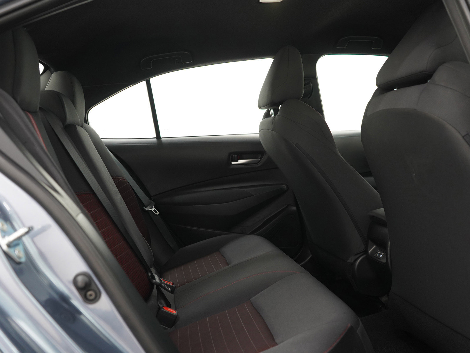Used 2026 Toyota Corolla SE w/ SE Package FWD image 11