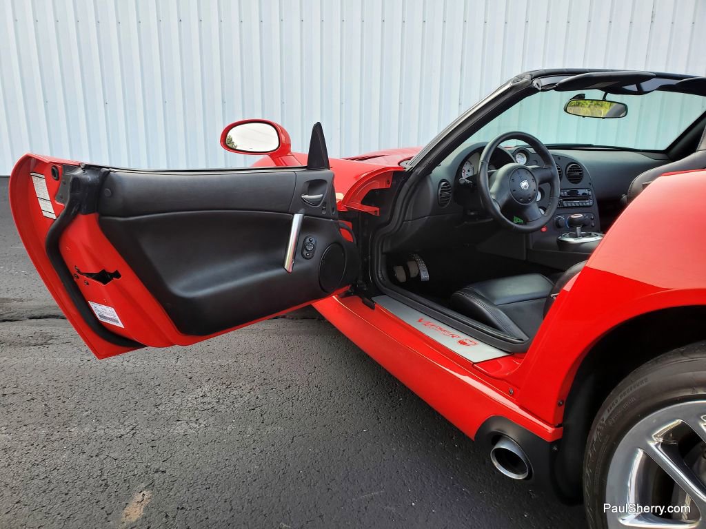 Used 2003 Dodge Viper SRT-10 image 25