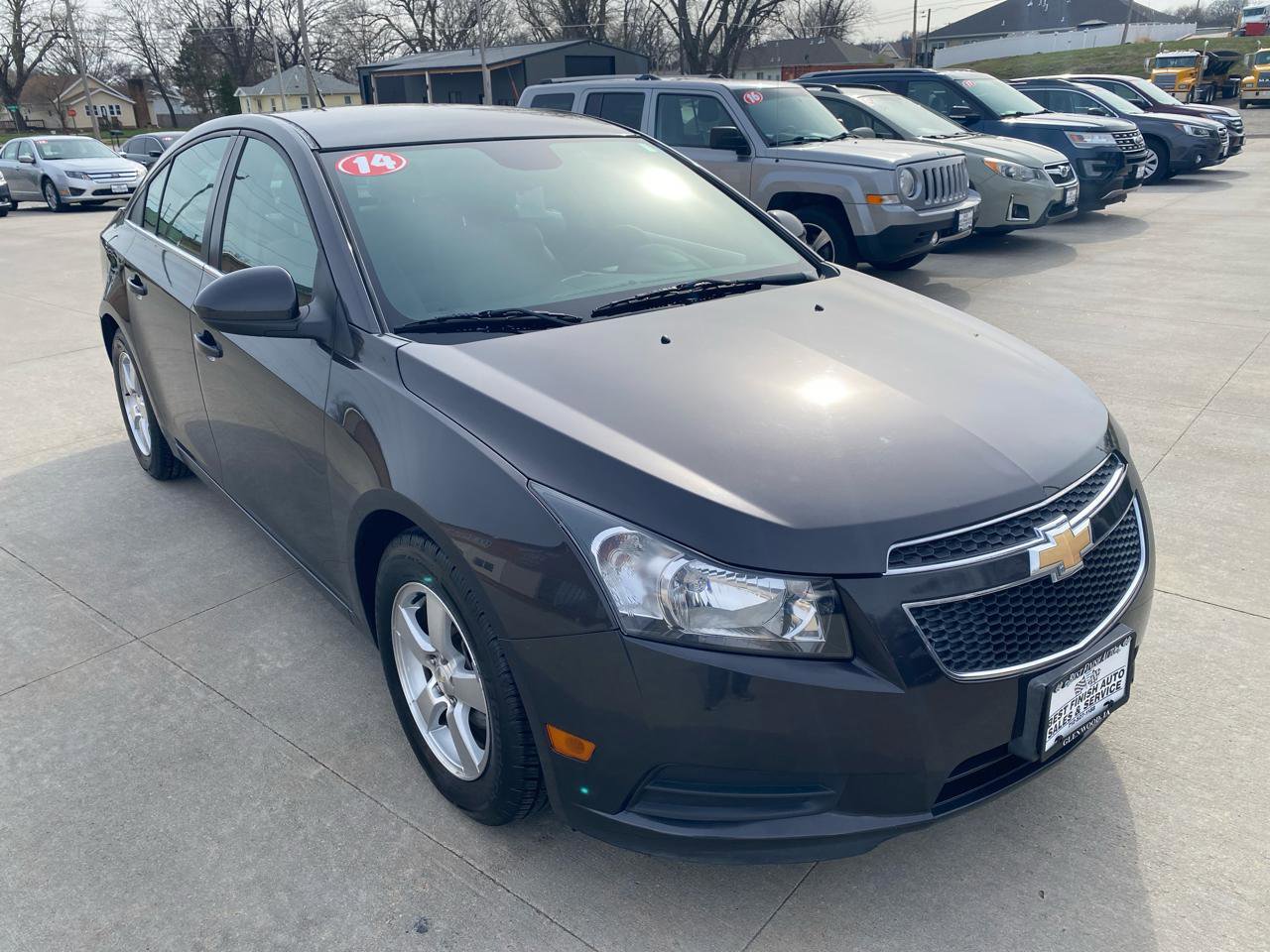 Used 2014 Chevrolet Cruze LT w/ Technology Package image 4