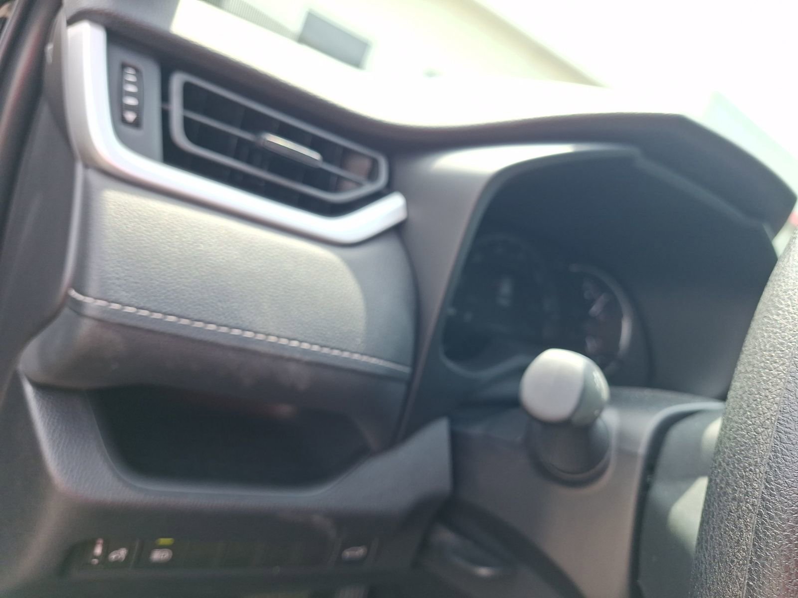 Used 2025 Toyota RAV4 XLE w/ Convenience Package image 18