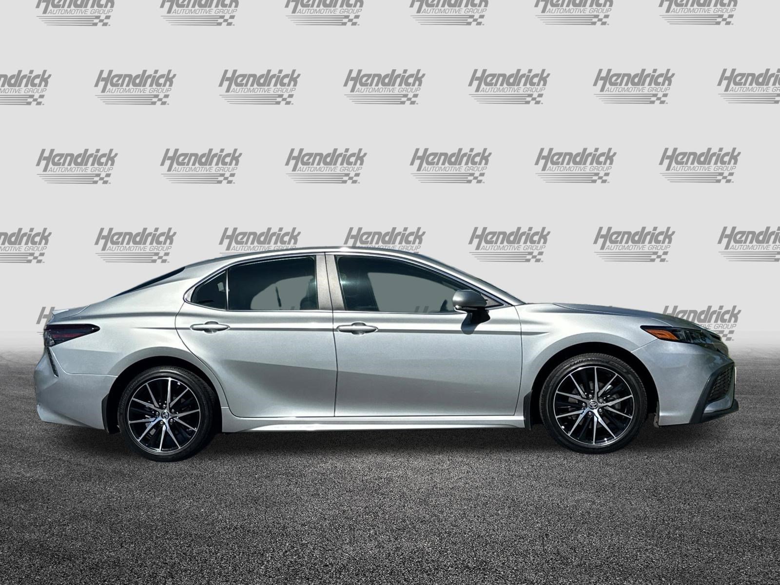 Used 2024 Toyota Camry SE FWD image 3
