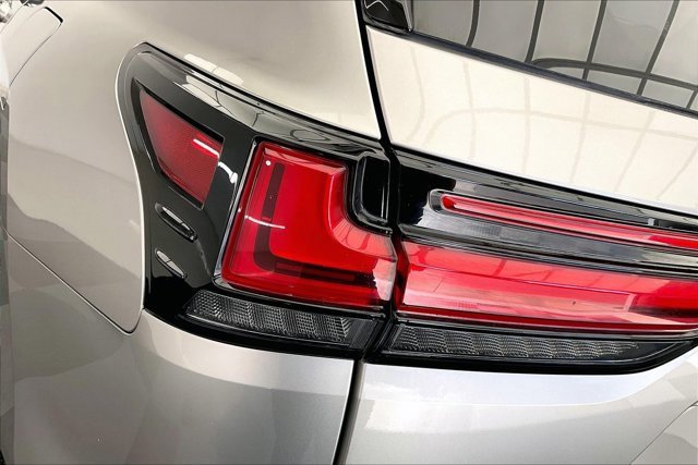 Used 2022 Lexus LX 600 4WD w/ Luxury Package image 30