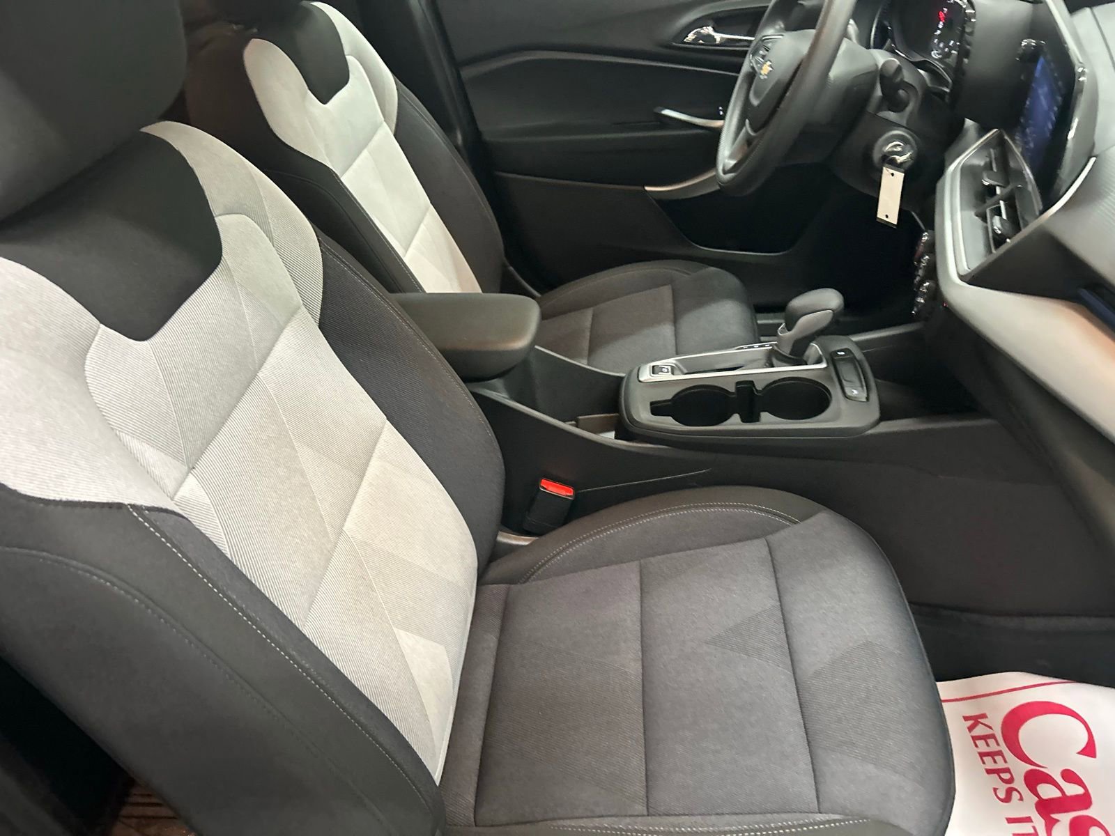 Used 2024 Chevrolet Trax LS w/ LS Convenience Package image 32