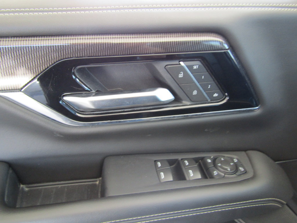 Used 2025 GMC Yukon XL Elevation AWD/4WD image 29