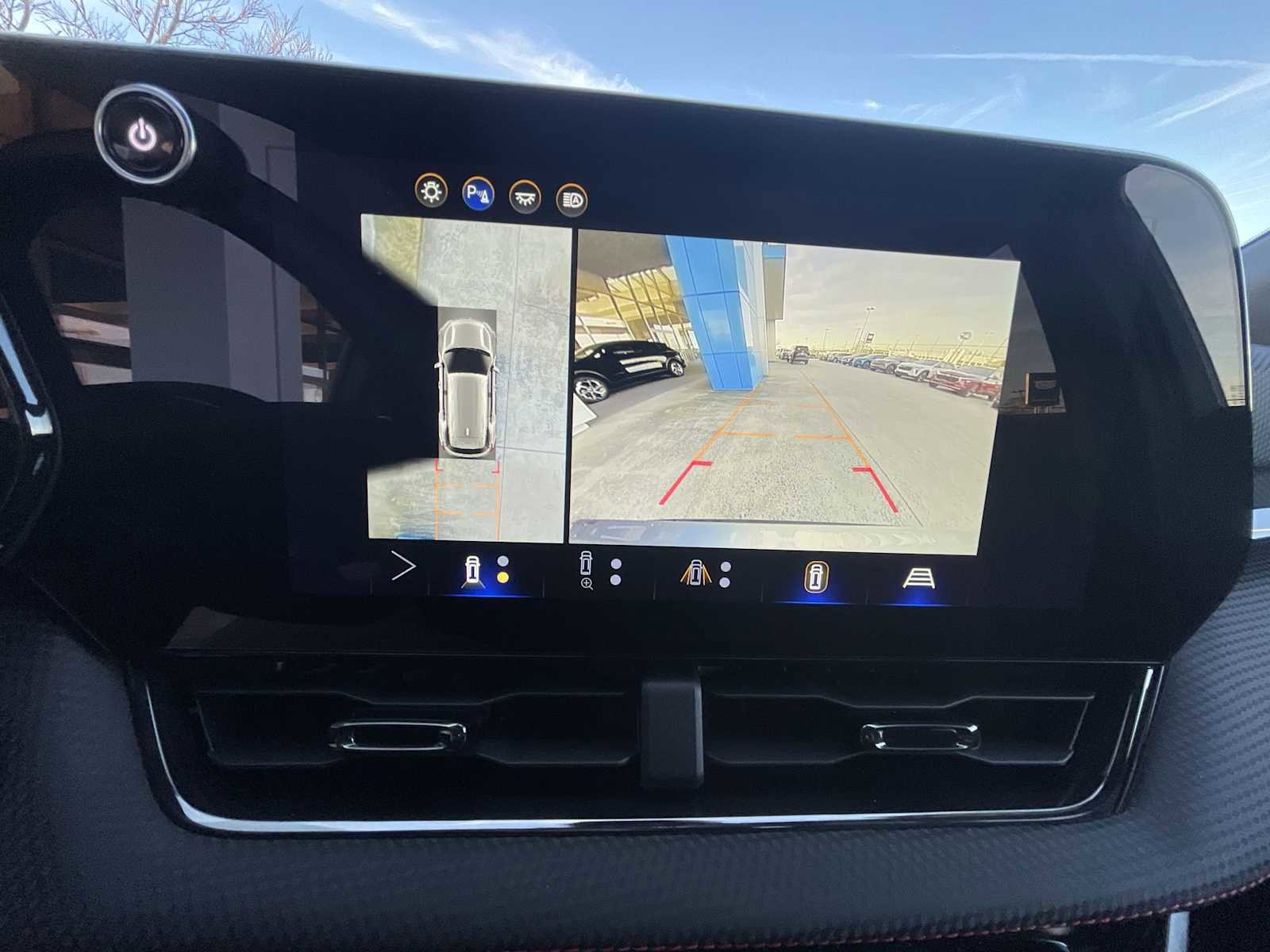 Used 2025 Chevrolet Equinox RS w/ Safety and Technology Package image 15