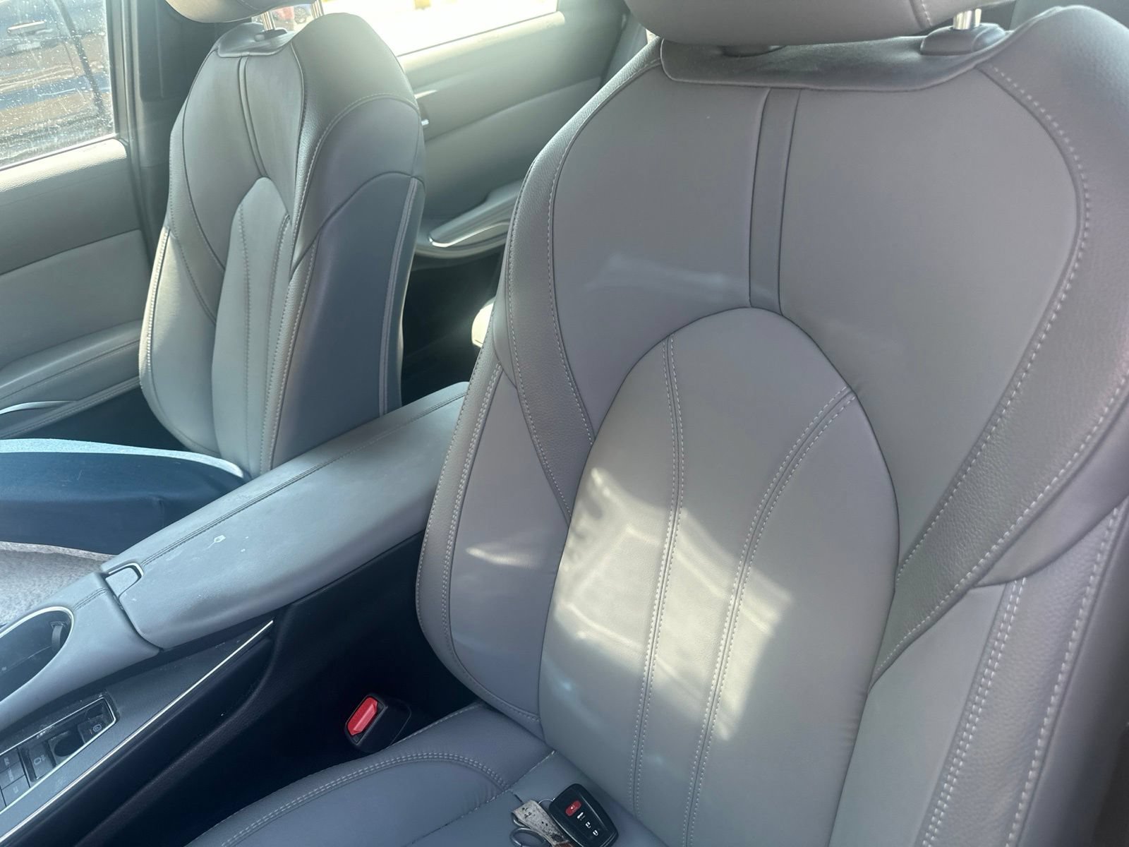 Used 2022 Toyota Avalon XLE FWD image 9