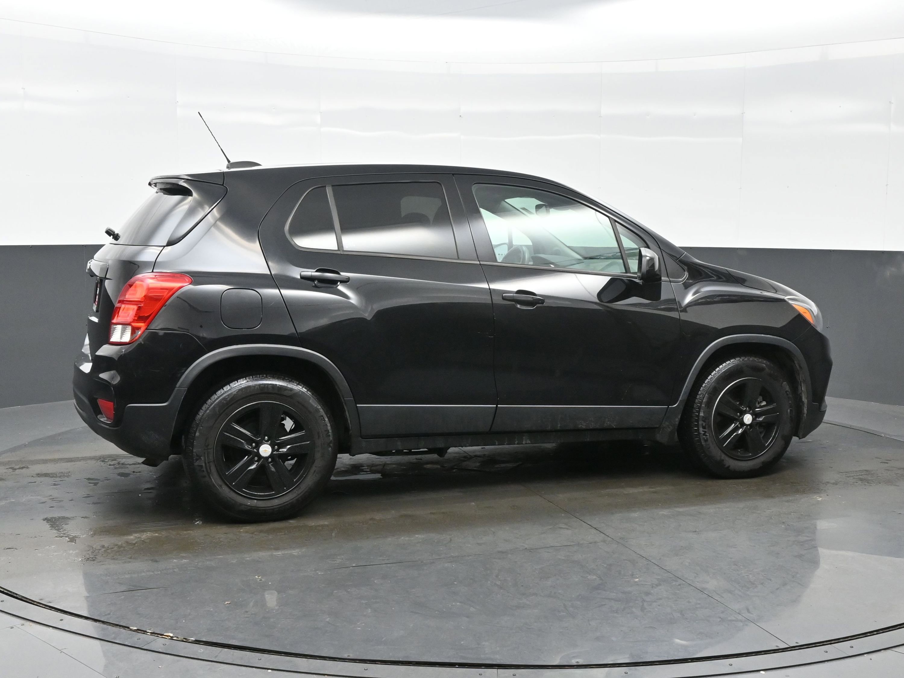 Used 2021 Chevrolet Trax LS image 6