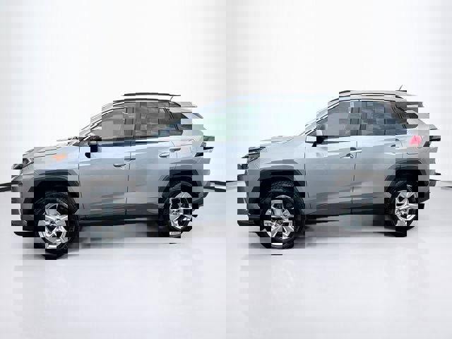 Used 2019 Toyota RAV4 XLE w/ Convenience Package image 8