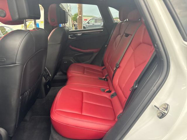Used 2022 Porsche Macan AWD/4WD image 27
