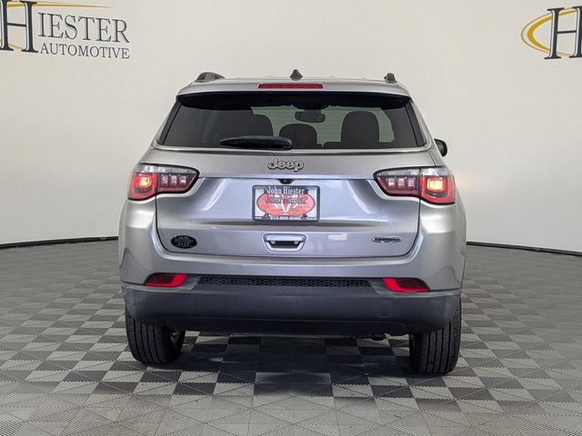 Used 2019 Jeep Compass Latitude w/ Popular Equipment Group FWD image 3
