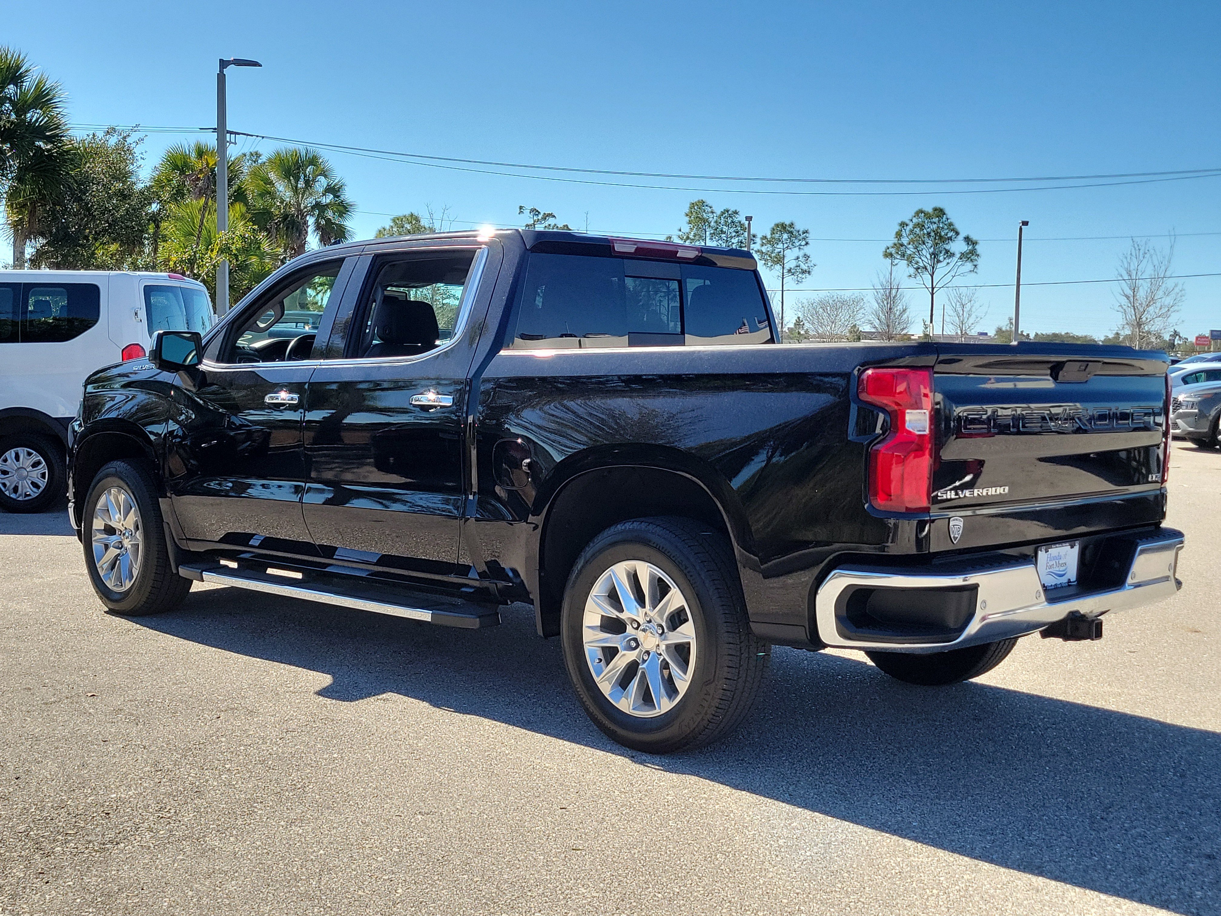 Used 2022 Chevrolet Silverado 1500 LTZ image 4