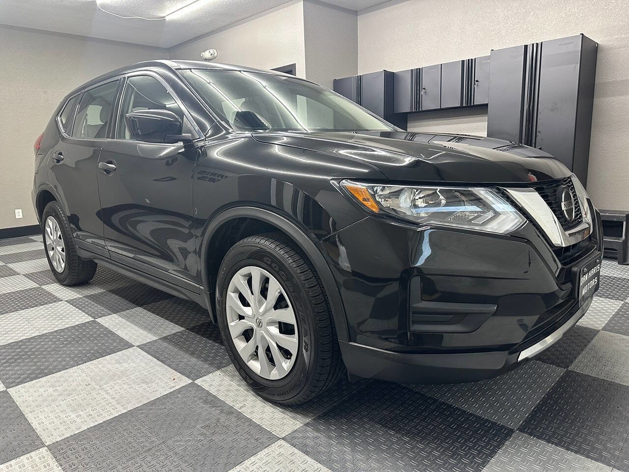 Used 2018 Nissan Rogue S image 6