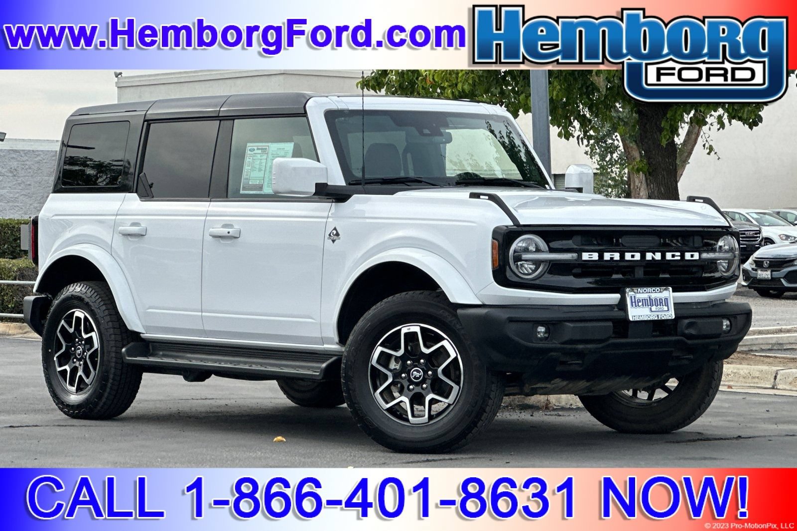 Used 2025 Ford Bronco Outer Banks AWD/4WD image 1