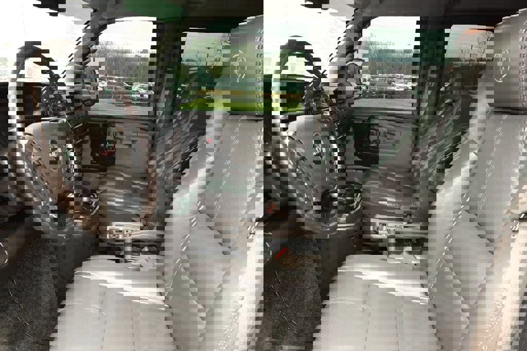 Used 2018 GMC Savana 2500 Extended w/ Enhanced Convenience Package image 20