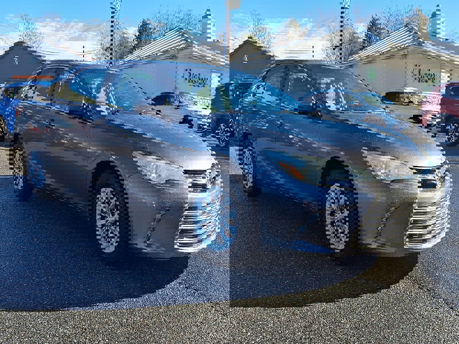 Used 2015 Toyota Camry LE video 2