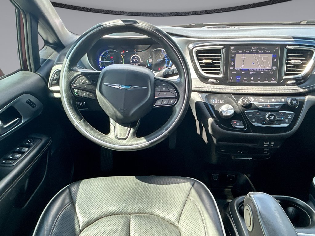 Used 2020 Chrysler Pacifica Limited FWD image 33