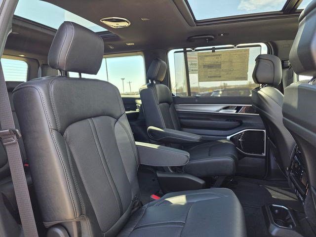 New 2026 Jeep Grand Wagoneer Limited AWD/4WD image 17