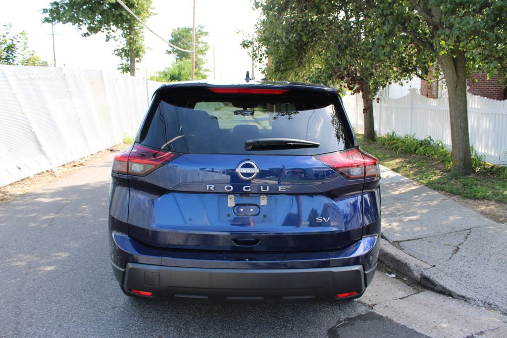 Used 2024 Nissan Rogue SV FWD image 7