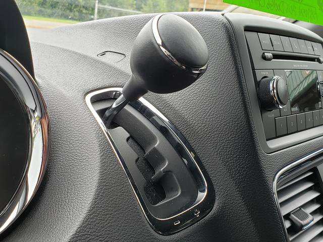 Used 2016 Dodge Grand Caravan SE image 21