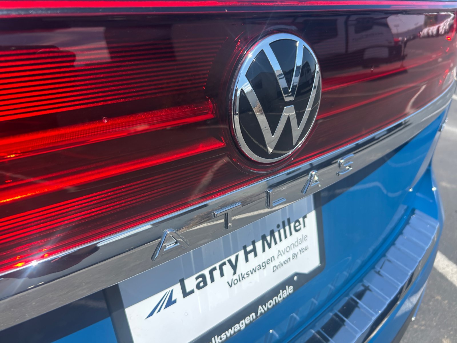 Used 2025 Volkswagen Atlas SE AWD/4WD image 23