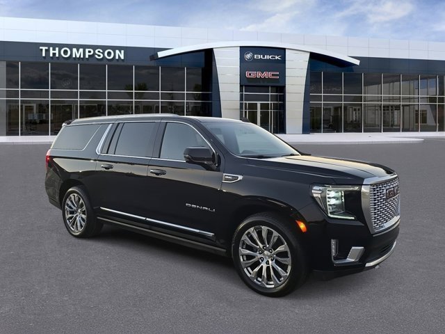 Used 2023 GMC Yukon XL Denali w/ Max Trailering Package image 1