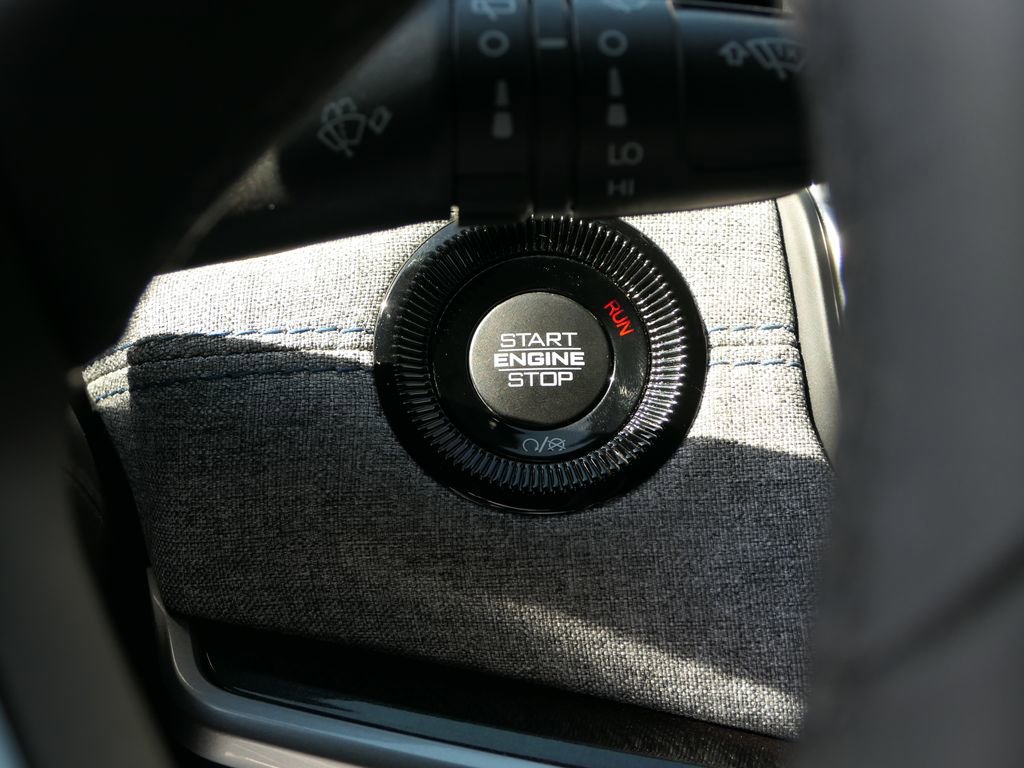 Used 2023 Jeep Compass Latitude image 16