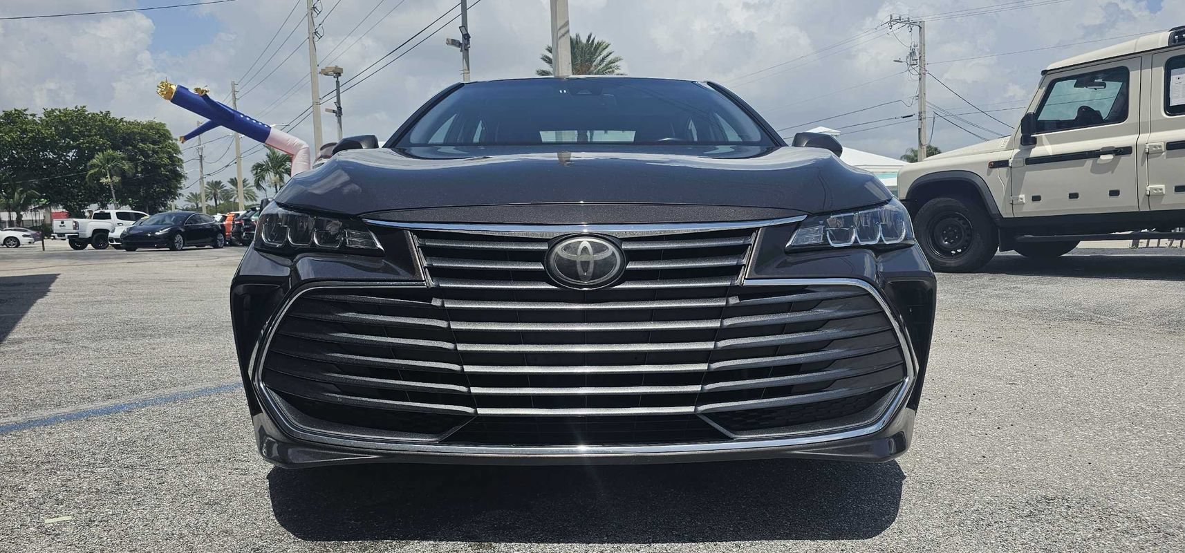 Used 2019 Toyota Avalon XLE w/ Moonroof Package FWD image 8
