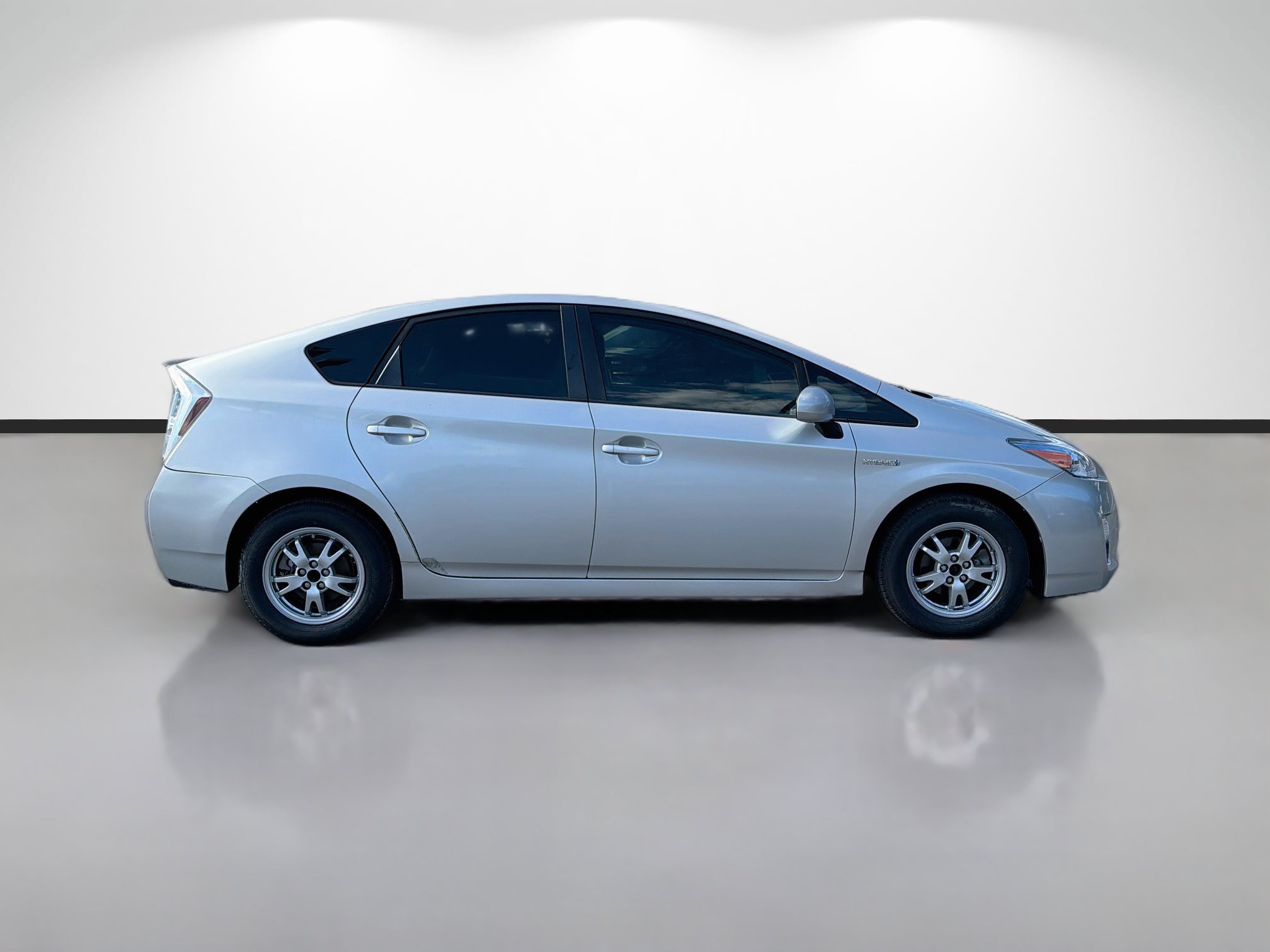Used 2010 Toyota Prius Three FWD image 2