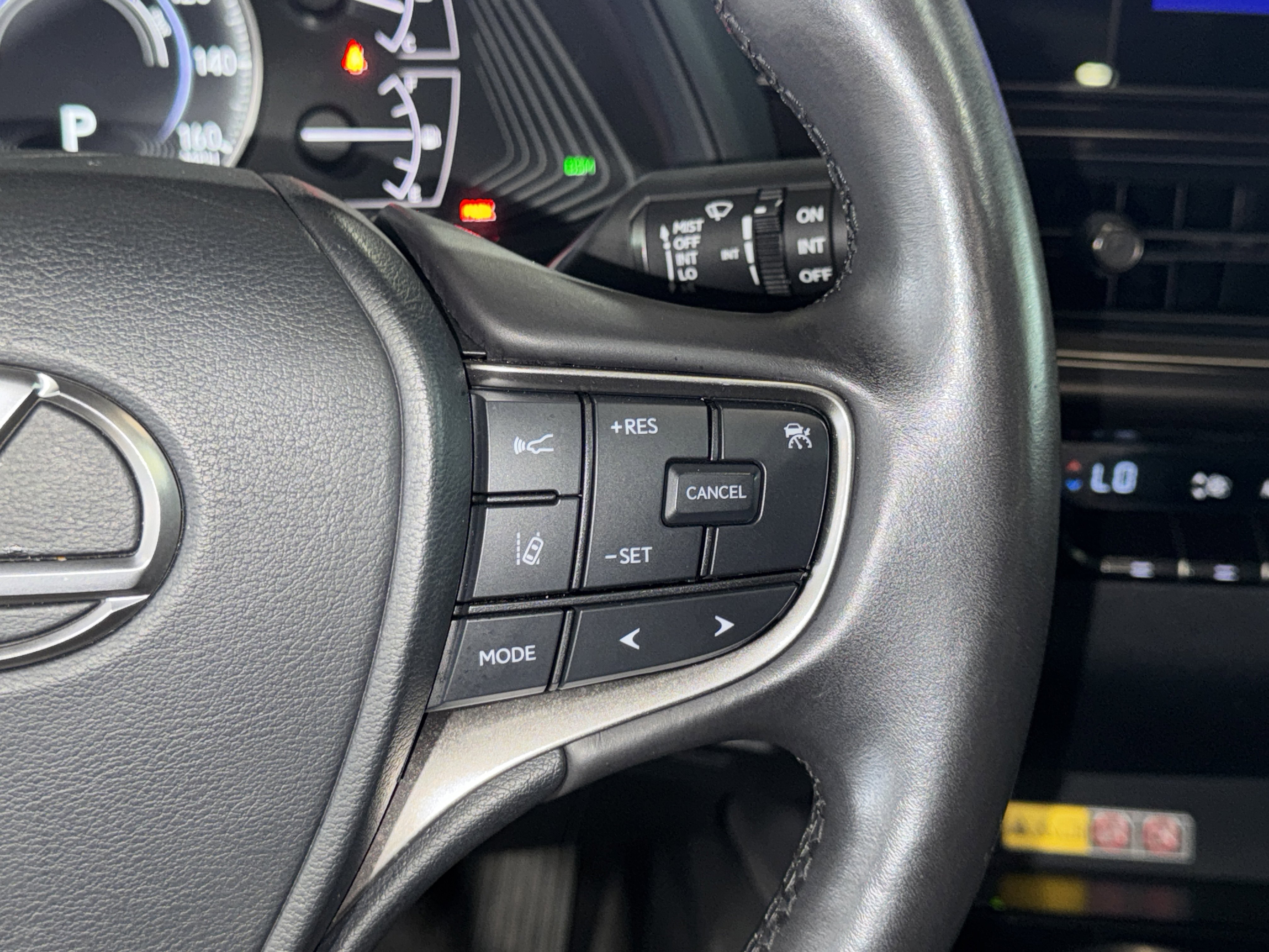 Used 2024 Lexus UX 250h FWD image 24