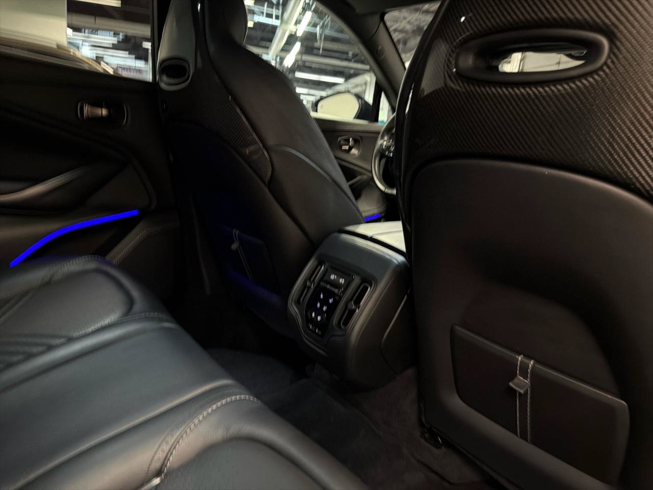 Used 2021 Aston Martin DBX AWD/4WD image 31