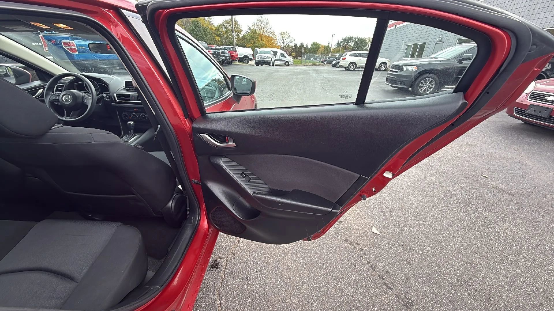 Used 2014 MAZDA MAZDA3 i Sport image 14